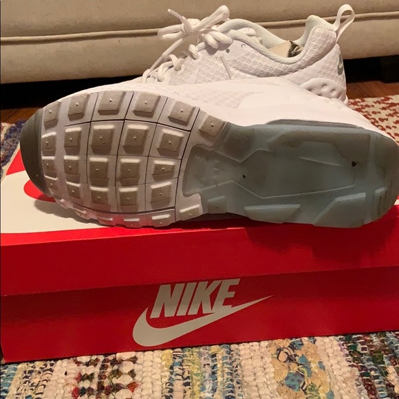 WORN ONCE!!! Nike Air Max size 9 - Picture 4 of 4